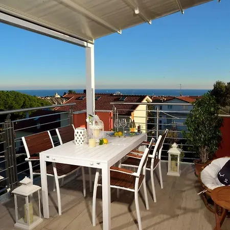Giovanna Con Terrazza Panoramica, Jacuzzi E Sauna Loano