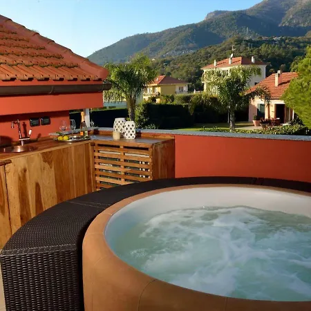 Giovanna Con Terrazza Panoramica, Jacuzzi E Sauna Tatil Evi Loano