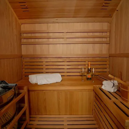 Giovanna Con Terrazza Panoramica, Jacuzzi E Sauna ロアーノ