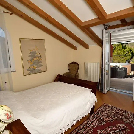 Giovanna Con Terrazza Panoramica, Jacuzzi E Sauna Semesterbostad