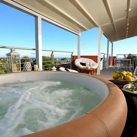 Giovanna Con Terrazza Panoramica, Jacuzzi E Sauna Semesterbostad