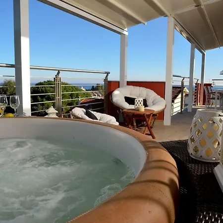 Giovanna Con Terrazza Panoramica, Jacuzzi E Sauna Semesterbostad *