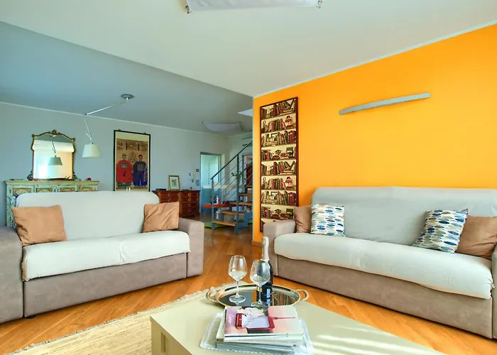 Giovanna Con Terrazza Panoramica, Jacuzzi E Sauna * Loano