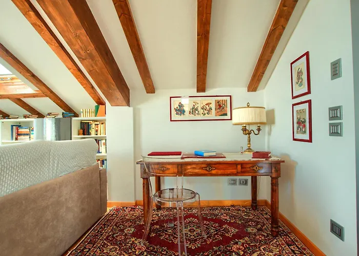 Giovanna Con Terrazza Panoramica, Jacuzzi E Sauna Nyaraló *