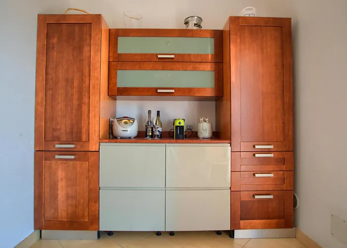 Giovanna Con Terrazza Panoramica, Jacuzzi E Sauna Nyaraló Loano