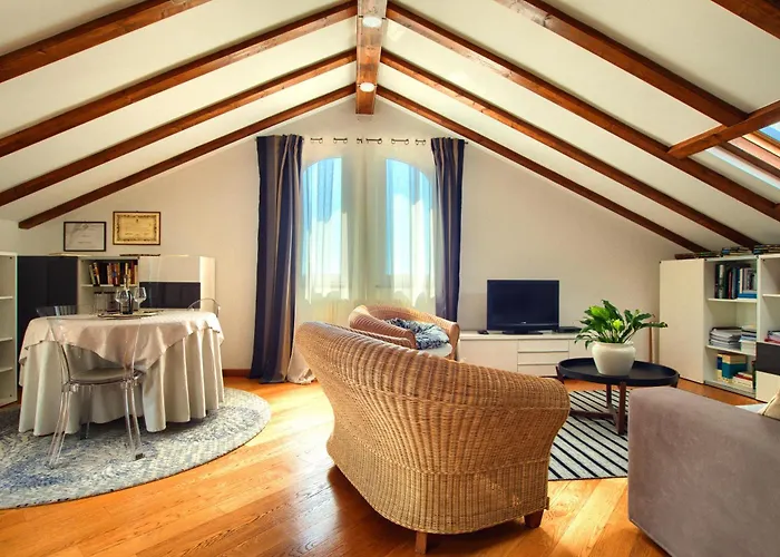 Giovanna Con Terrazza Panoramica, Jacuzzi E Sauna Loano