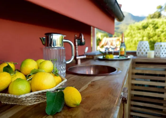 Giovanna Con Terrazza Panoramica, Jacuzzi E Sauna Nyaraló
