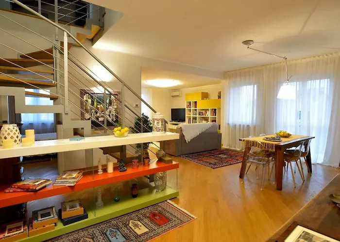 Giovanna Con Terrazza Panoramica, Jacuzzi E Sauna Nyaraló