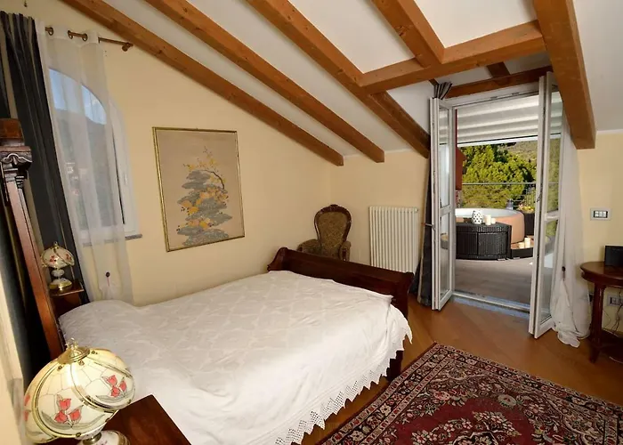 Giovanna Con Terrazza Panoramica, Jacuzzi E Sauna Nyaraló