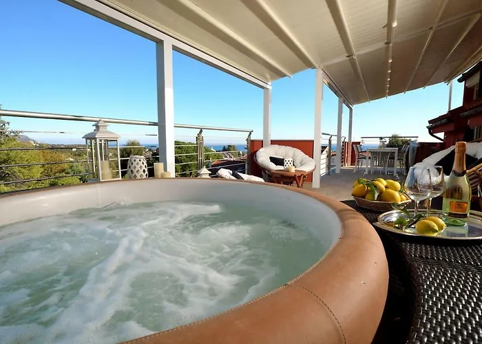 Giovanna Con Terrazza Panoramica, Jacuzzi E Sauna Nyaraló