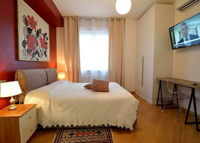 Giovanna Con Terrazza Panoramica, Jacuzzi E Sauna Nyaraló Loano