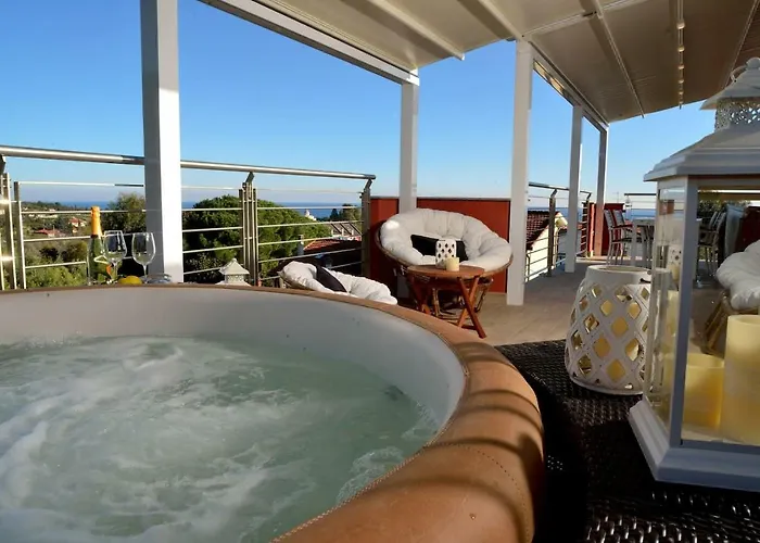 Giovanna Con Terrazza Panoramica, Jacuzzi E Sauna Nyaraló *