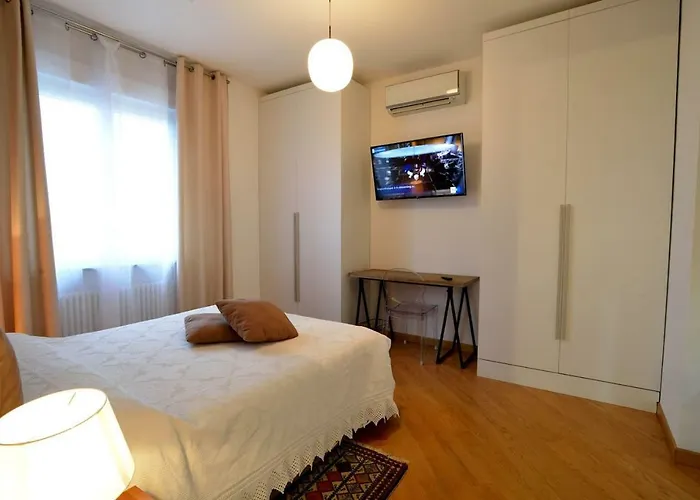 Giovanna Con Terrazza Panoramica, Jacuzzi E Sauna Nyaraló *